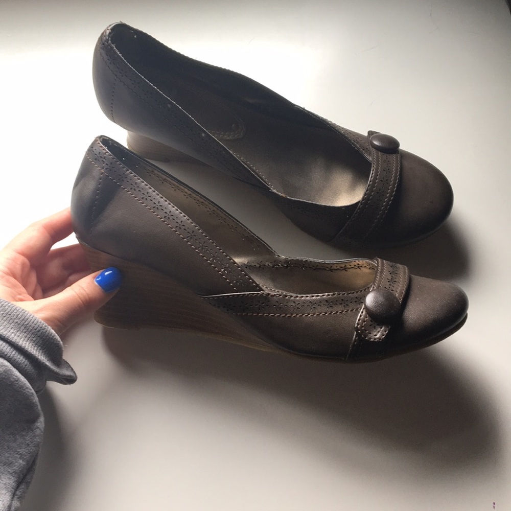 Brown wedges